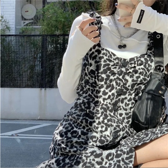 Grey and black leaped print midi dress - Picture 6 of 7